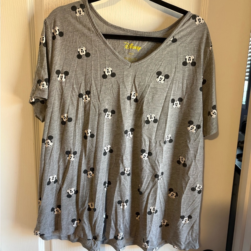 Disney Women's Gray Mickey Mouse Short Sleeve Tee